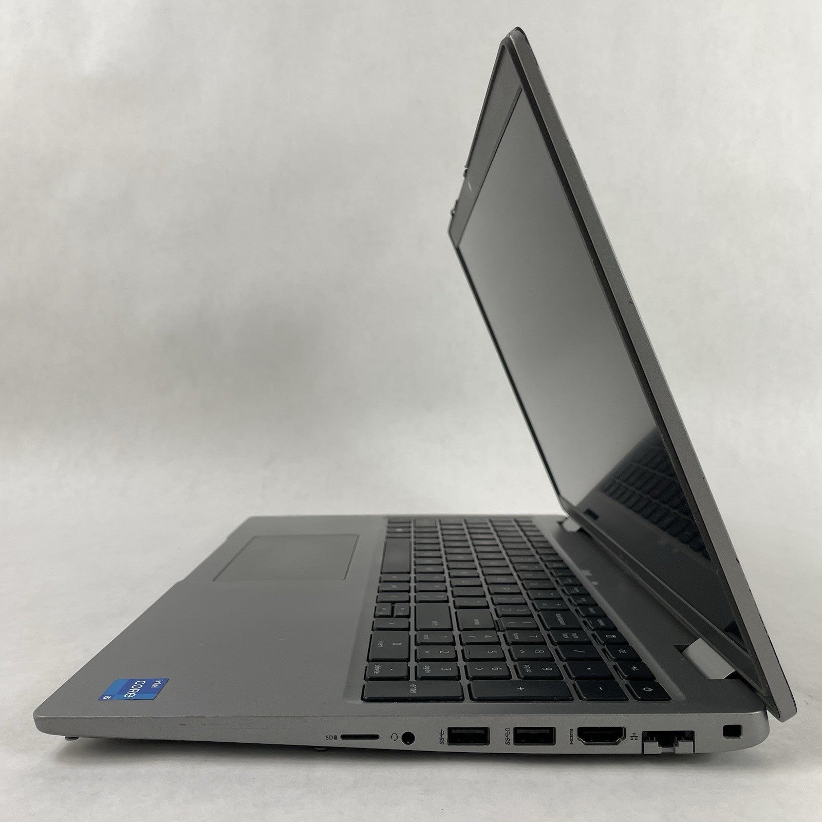 Dell Latitude 5520 15.6" i5-1135G7 2.40 GHz 8 GB RAM No SSD/OS/AC - Bezel READ7