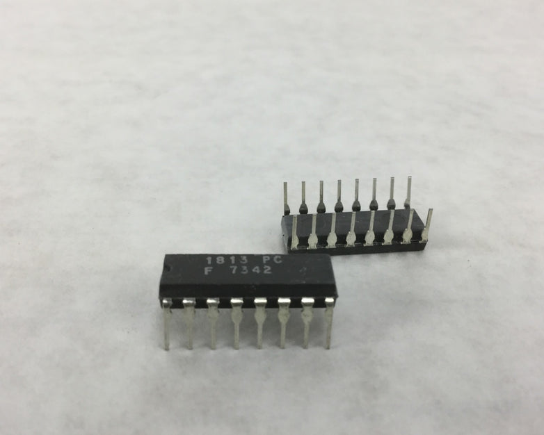 Genuine FAIRCHILD 1813 PC  F 7342 16-Pin Dip Integrated Circuit  Lot of 30
