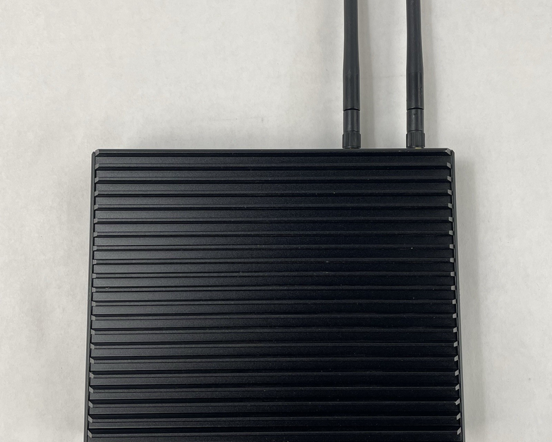 Mvix Xhibit Plus Celeron 3865U 1.80 GHz 4 GB RAM No SSD/OS/AC