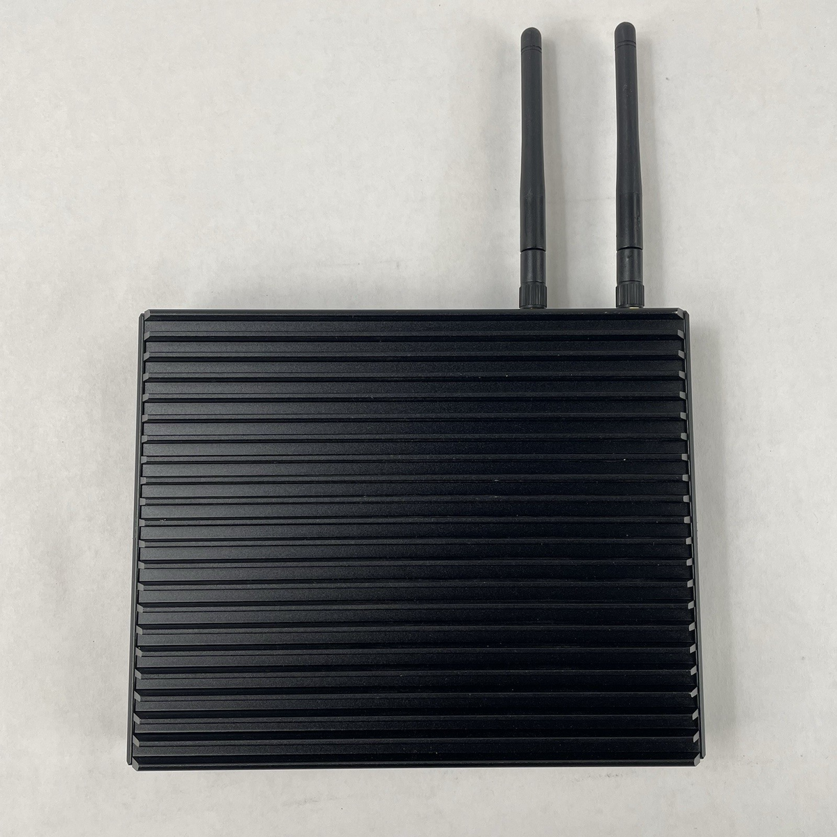 Mvix Xhibit Plus Celeron 3865U 1.80 GHz 4 GB RAM No SSD/OS/AC9