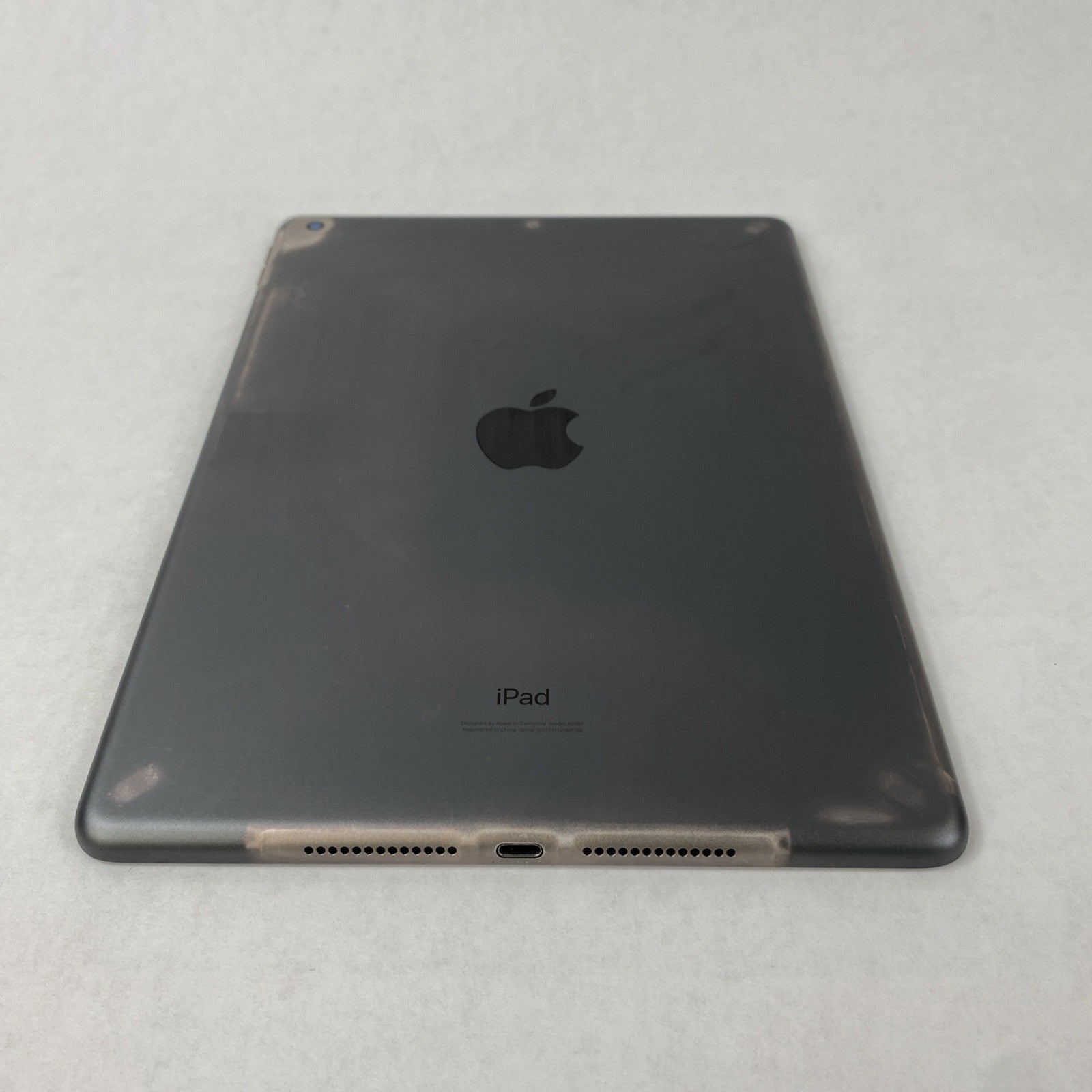 Apple iPad 7th Gen A2197 128GB 10.2" Wi-Fi Space Gray IOS 18.7.811