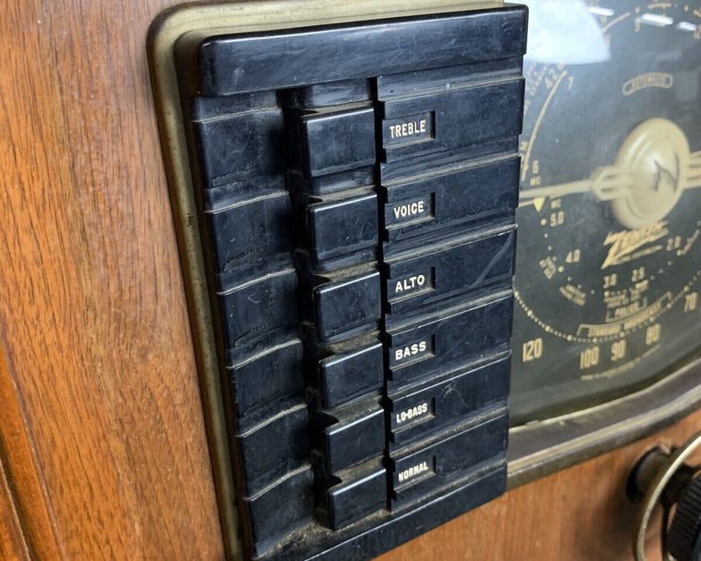 Vintage Zenith 8S661 Radio 42 X 27 X 16 Bad Wires Untested