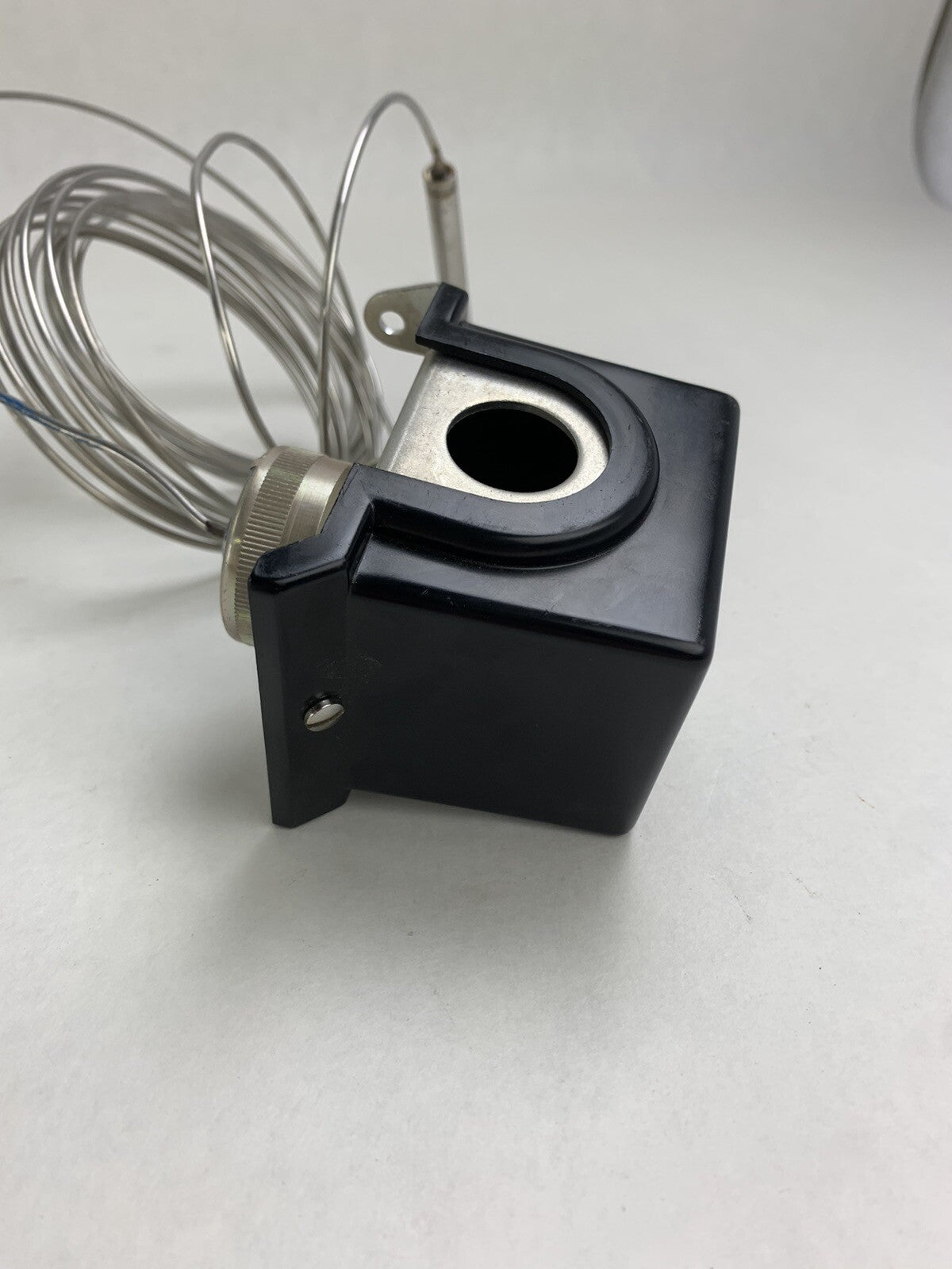 United Electric Temperature Switch, Type E54, Model D22BS, 50-300 Deg F