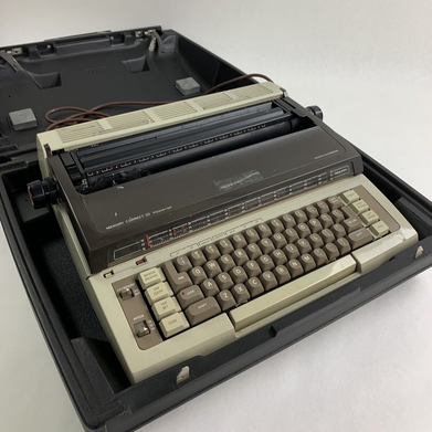 Vintage Smith Corona Memory Correct III Typewriter Types Slowly Parts and Repair