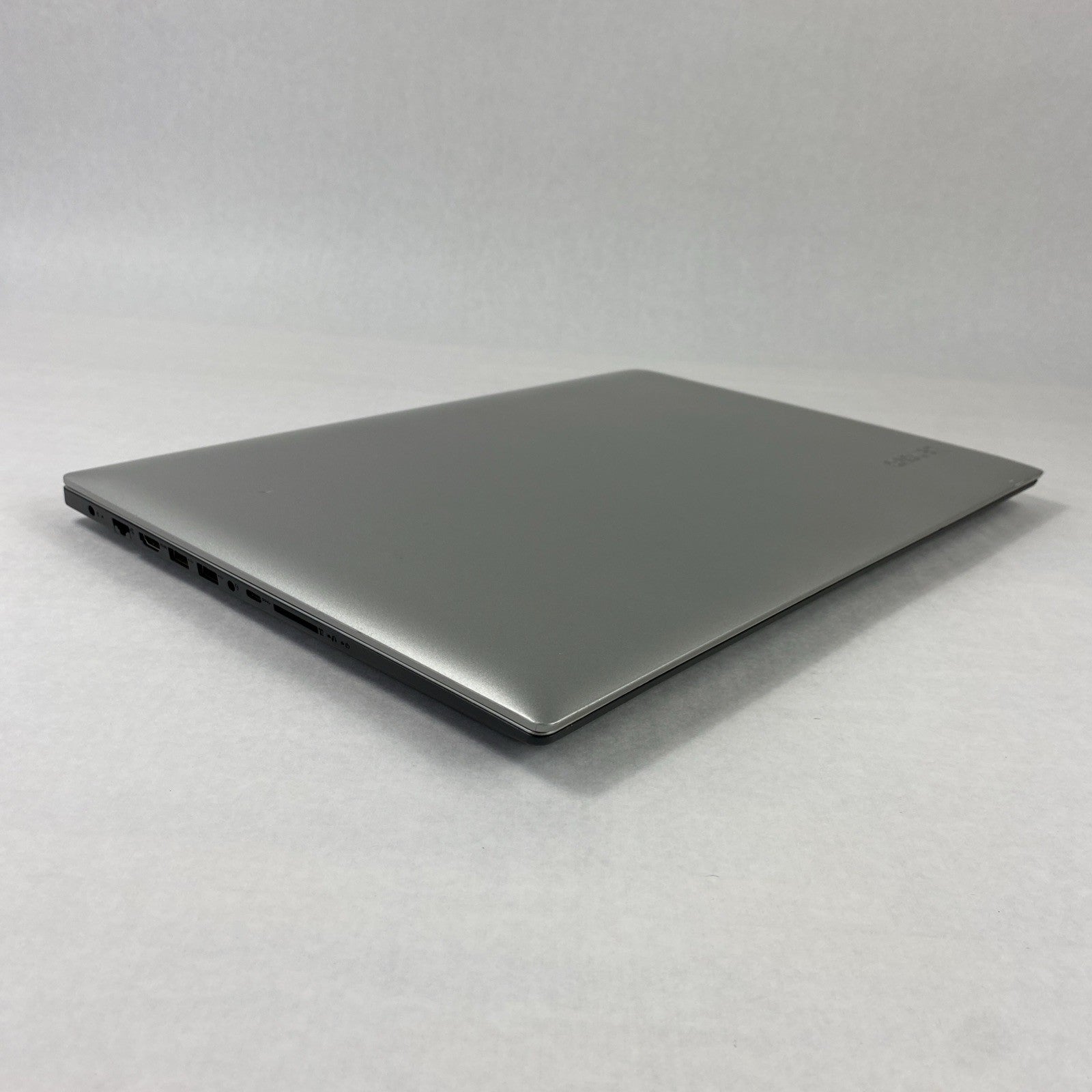 Lenovo IdeaPad 330-17IKB Core i7-8550U 1.80 GHz 16 GB RAM 17.3" No HDD No OS