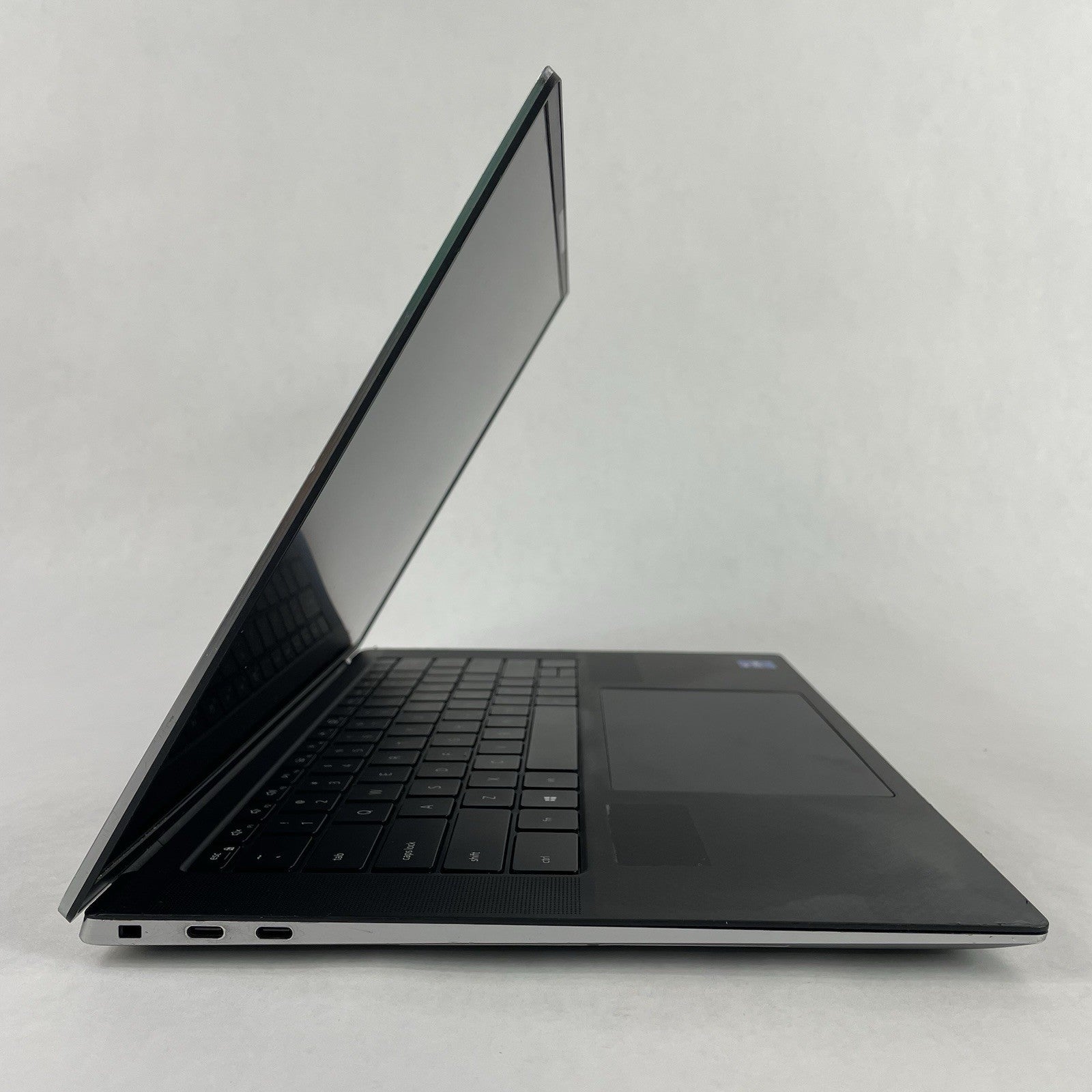 Dell Precision 5560 15.6" i7-11800H 2.30 GHz 8 GB RAM NVIDIA T1200 No SSD/OS/AC6