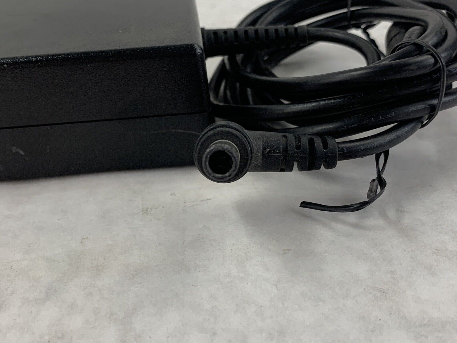 (Lot of 2) HP PA-1121-42HS Laptop Charger 18.5V 60Hz 6.5A 579799-001