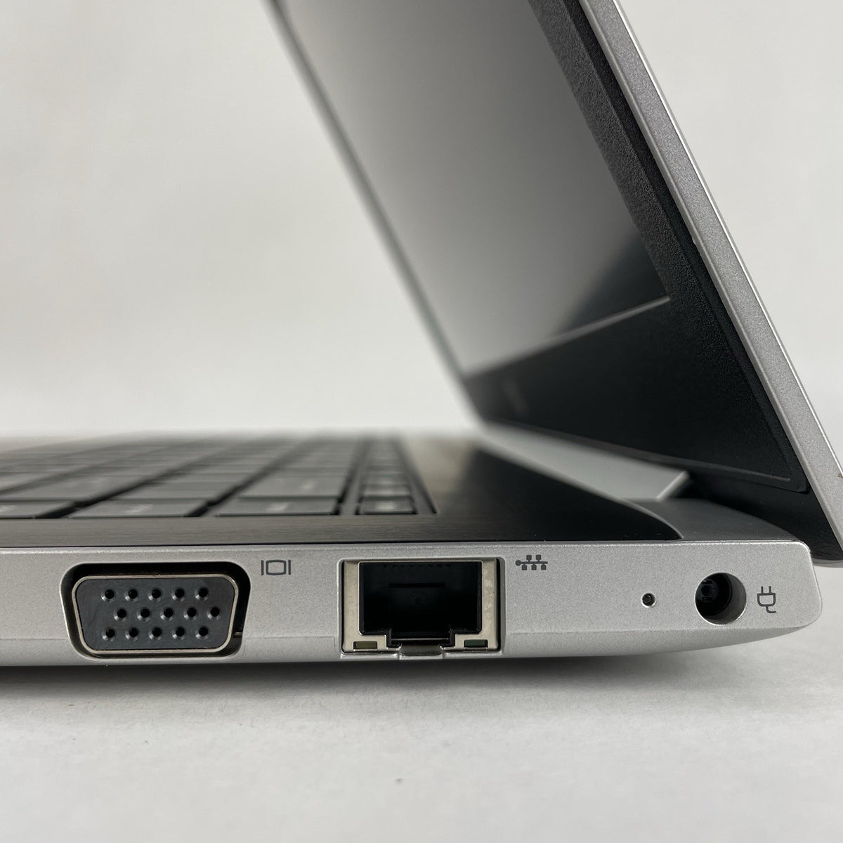 HP mt21 14" Celeron 3867U 1.80 GHz 4 GB RAM No SSD/OS/AC/Batt8