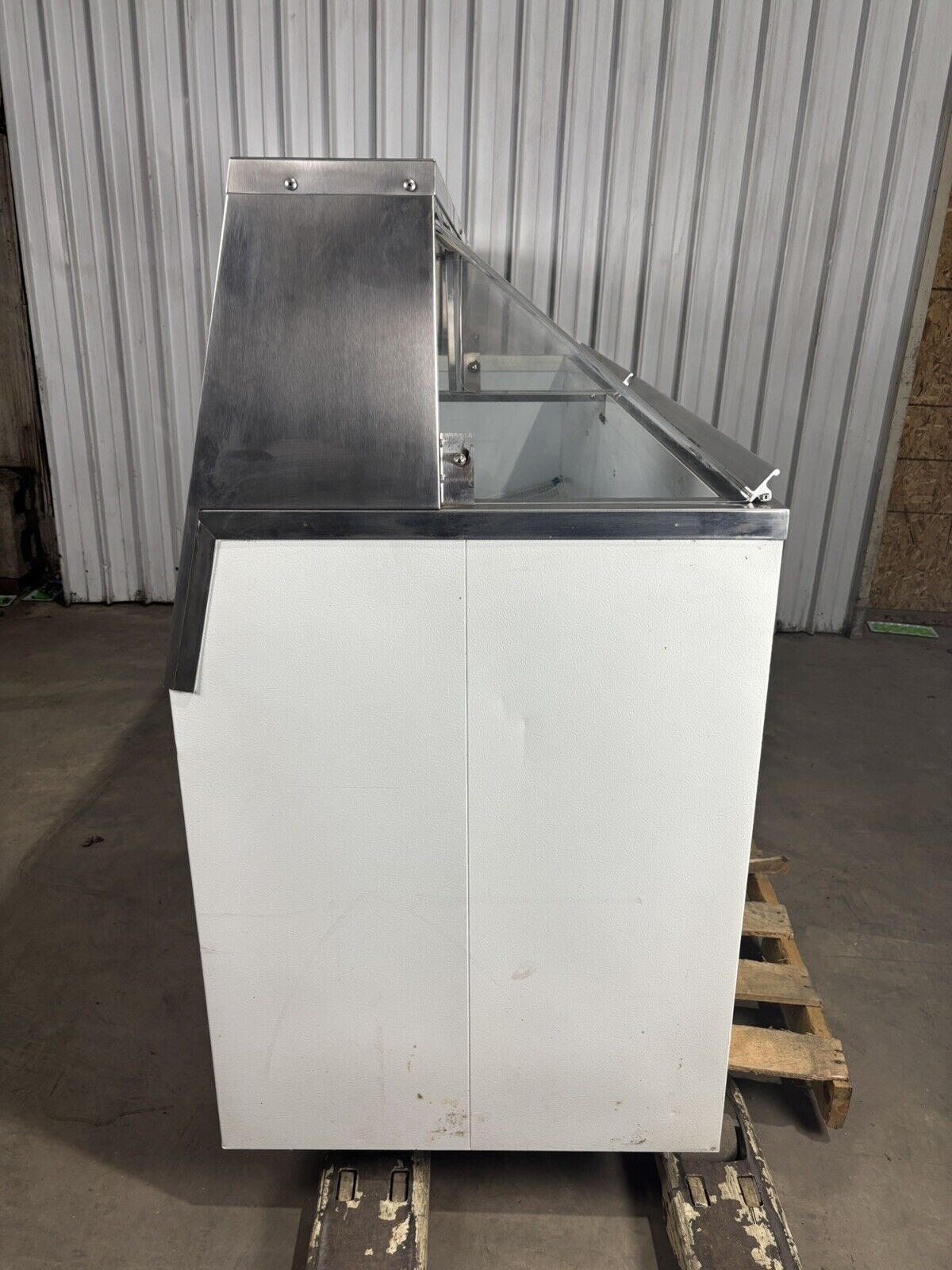 Master-Bilt DD-88L Ice Cream Dipping Display Station Freezer No Compressor