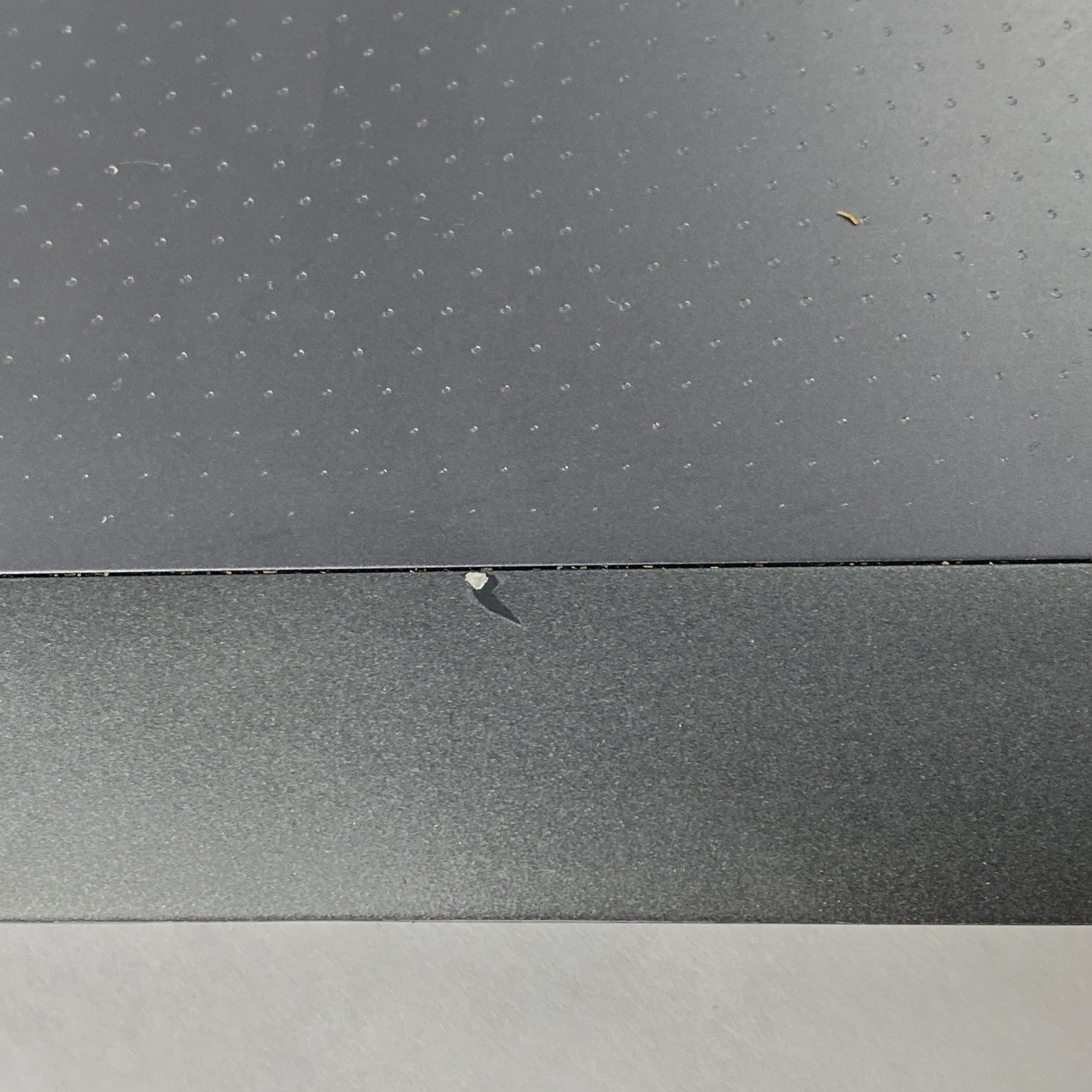 HP ZBook 17 G3 Intel Xeon E3 1535M V5 2.9GHz 16GB RAM 17.3" No SSD/OS/AC/Batt8