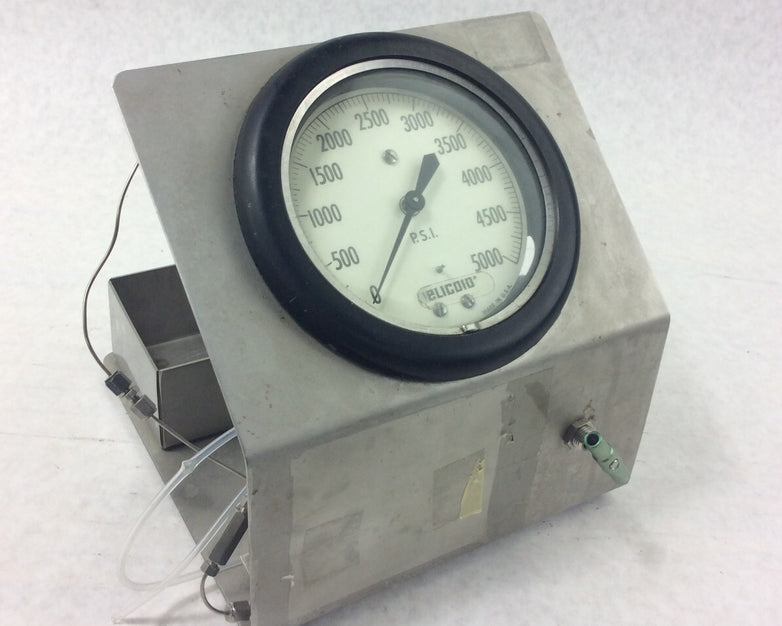 Helicoid 2314 Pressure Gauge 5000 P.S.I. w/ Bracket