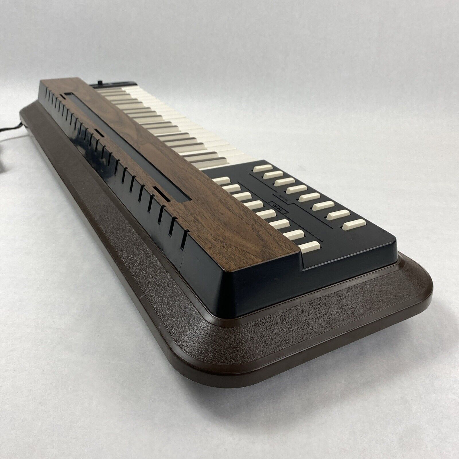 Vintage GTR 3751 16 Chord 3 Octave Electric Organ
