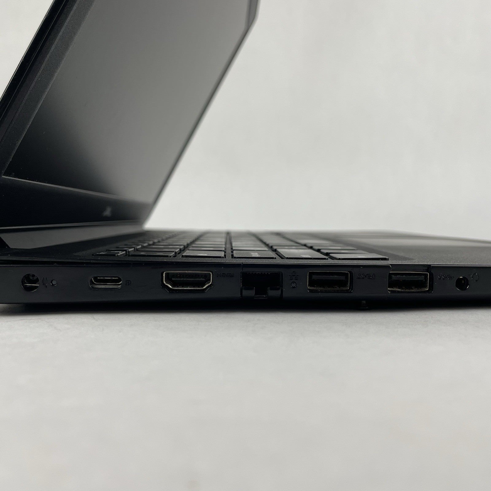 Dell Latitude 3500 15.6" i5-8265U 1.60GHz 8GB RAM No SSD/OS/AC/Batt - Bad Bottom5