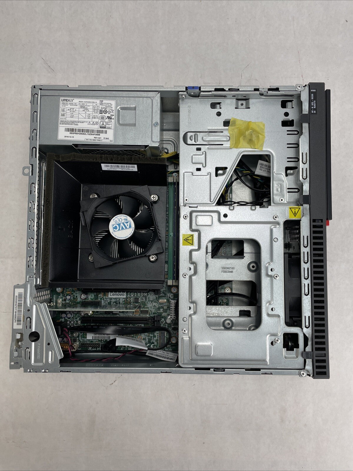 Lenovo ThinkCentre M900 DT Intel Core i5-6500 3.2GHz 8GB RAM No HDD No OS