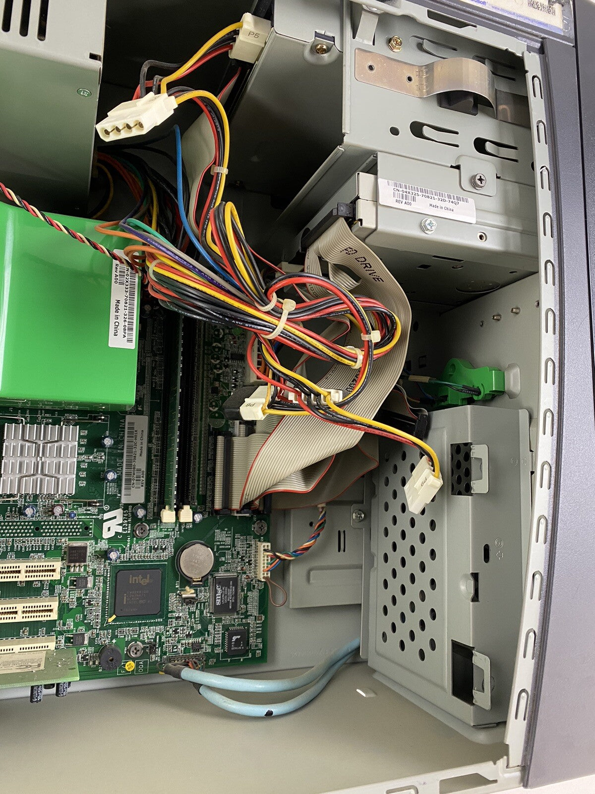 Dell Dimension 2350 MT Intel Pentium 4 2.00GHz 256MB RAM No HDD No OS