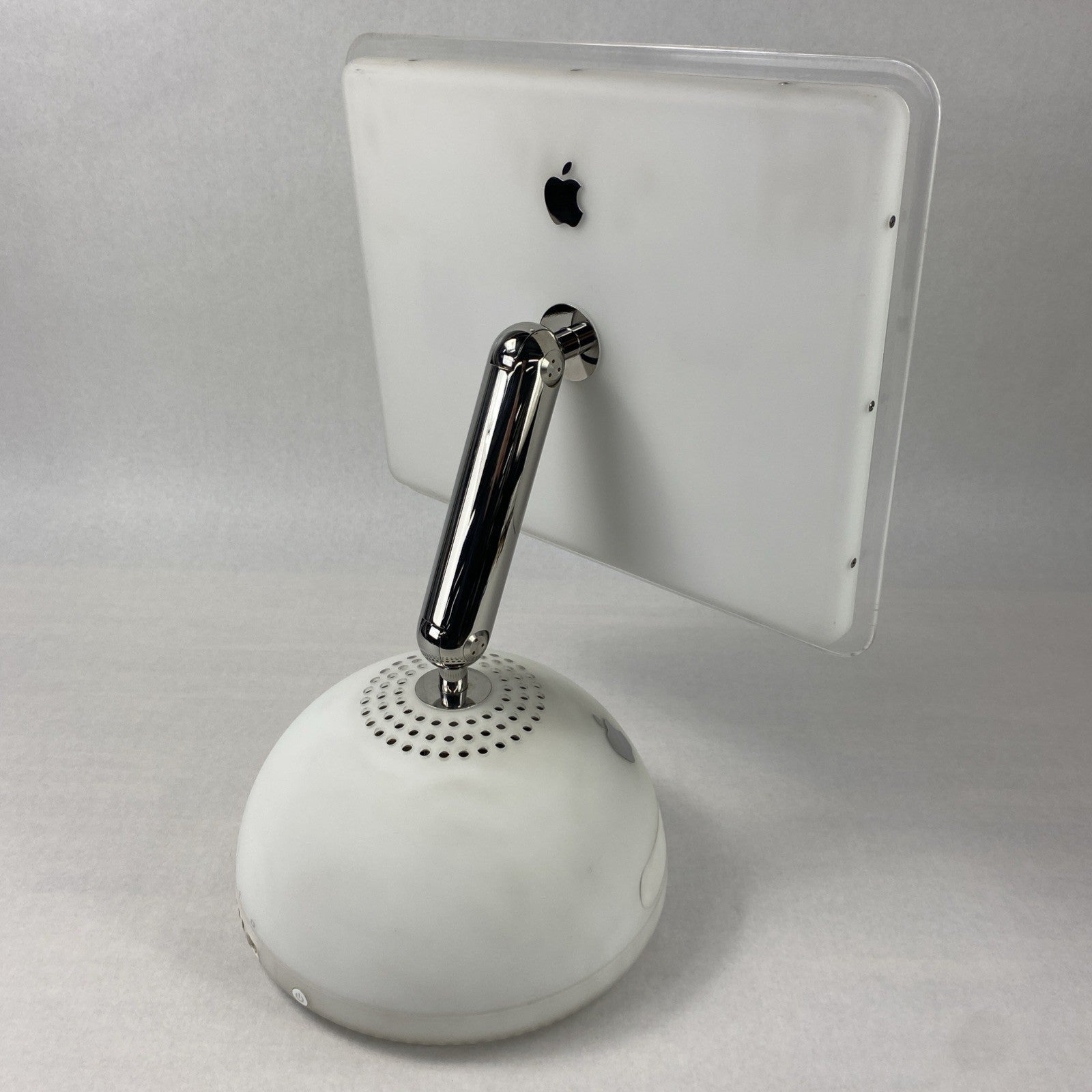 Apple M6498 iMac G4 / 800 15" 2002 PowerPC G4 2.10 GHz 768 MB RAM No HDD No OS