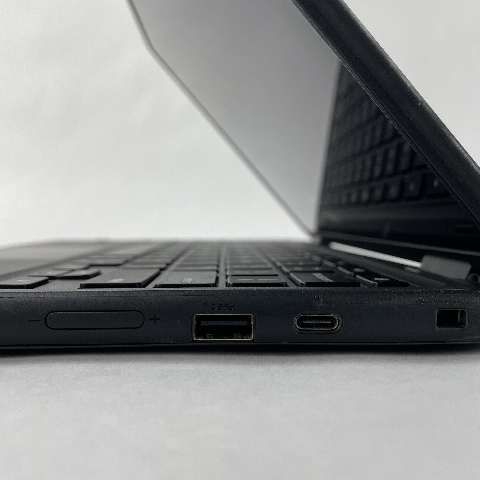 Dell ChromeBook 5190 2-in-1 Touch 11.6" Celeron N3350 1.10 GHz 4 GB RAM 16GB SSD8