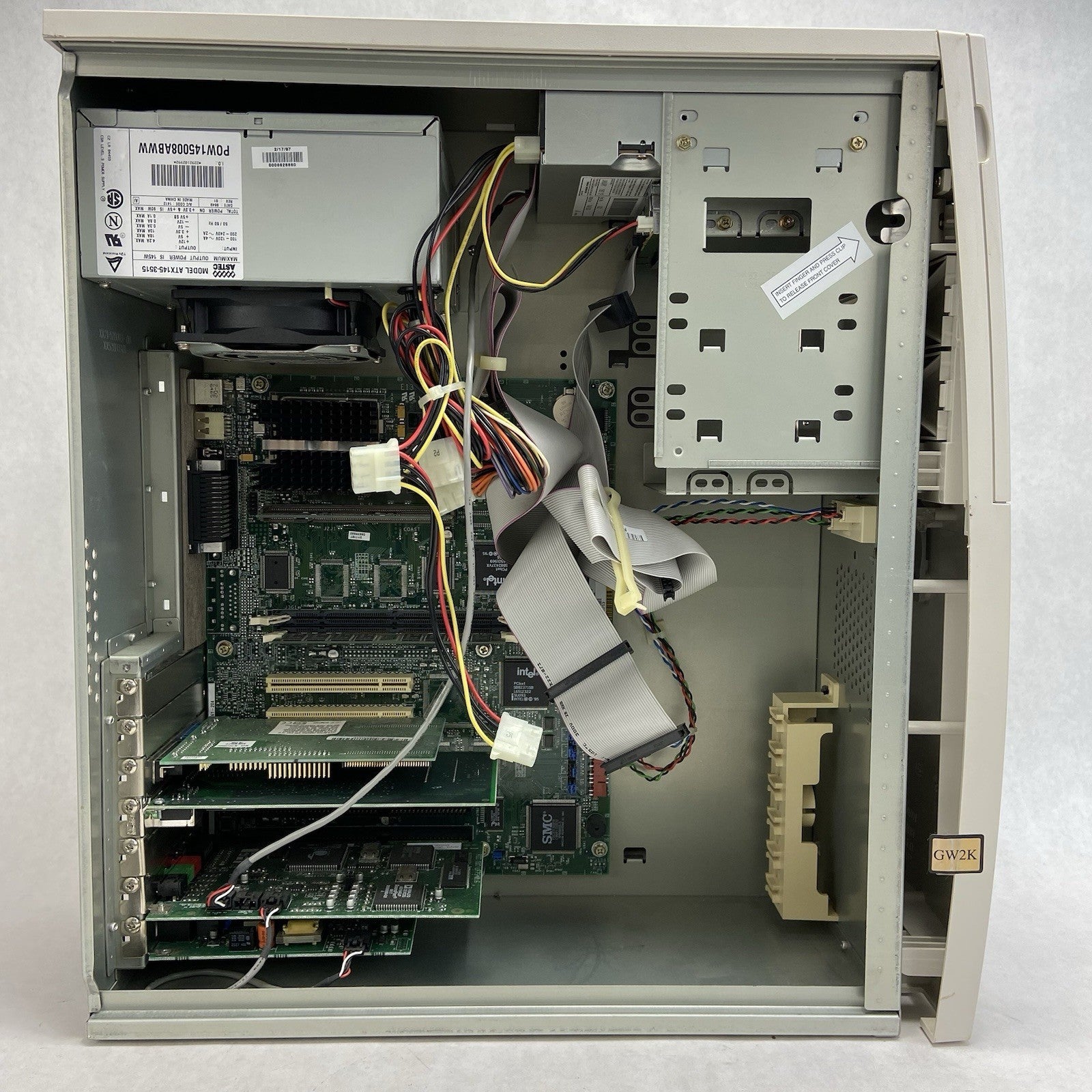 Gateway 2000 LP Mini-Tower Intel Pentium MMX 199MHz 32MB RAM No HDD No OS9