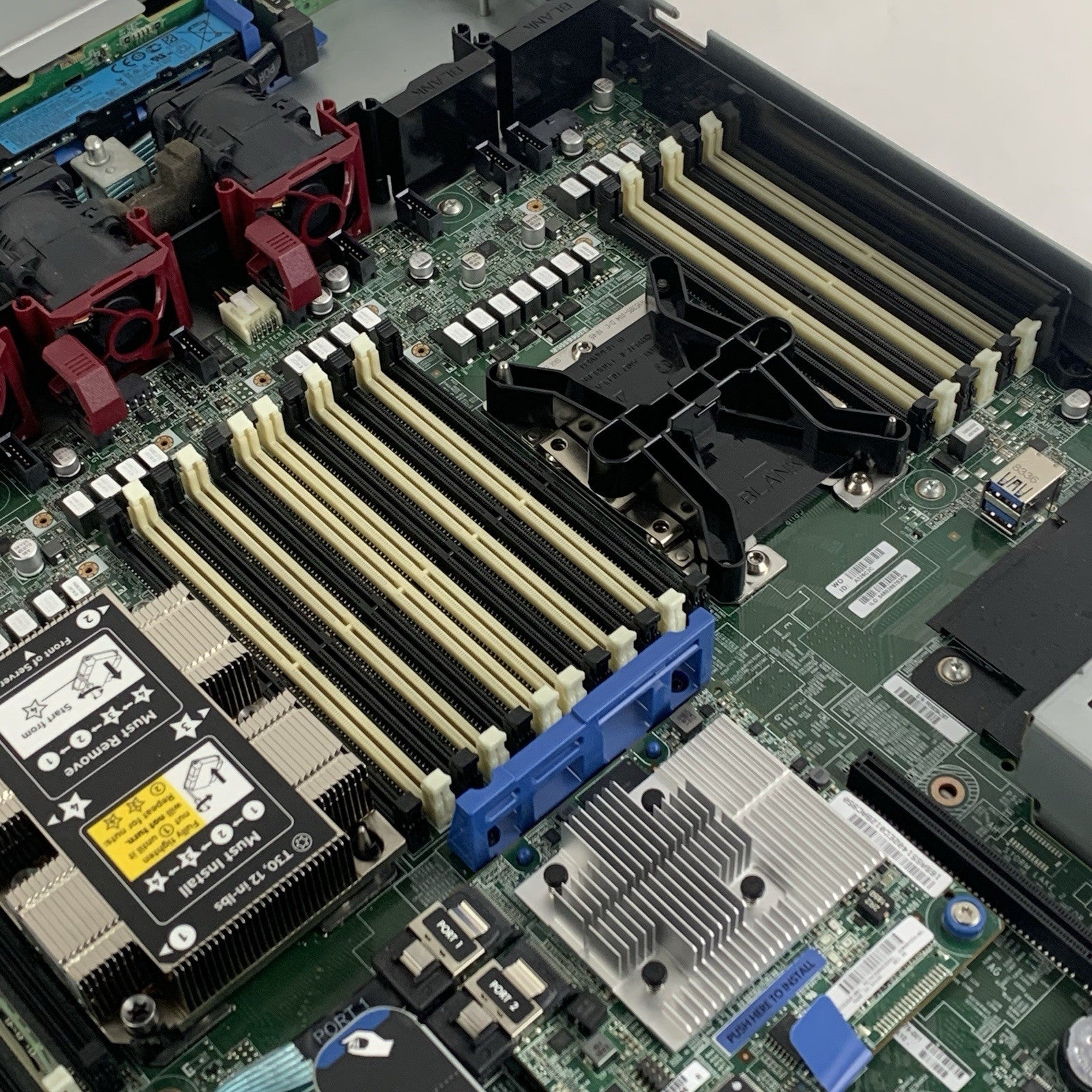 HP Proliant DL360 Gen10 Server 1x Silver 4112 2.1 GHz 16 GB Ram No OS No HDD14