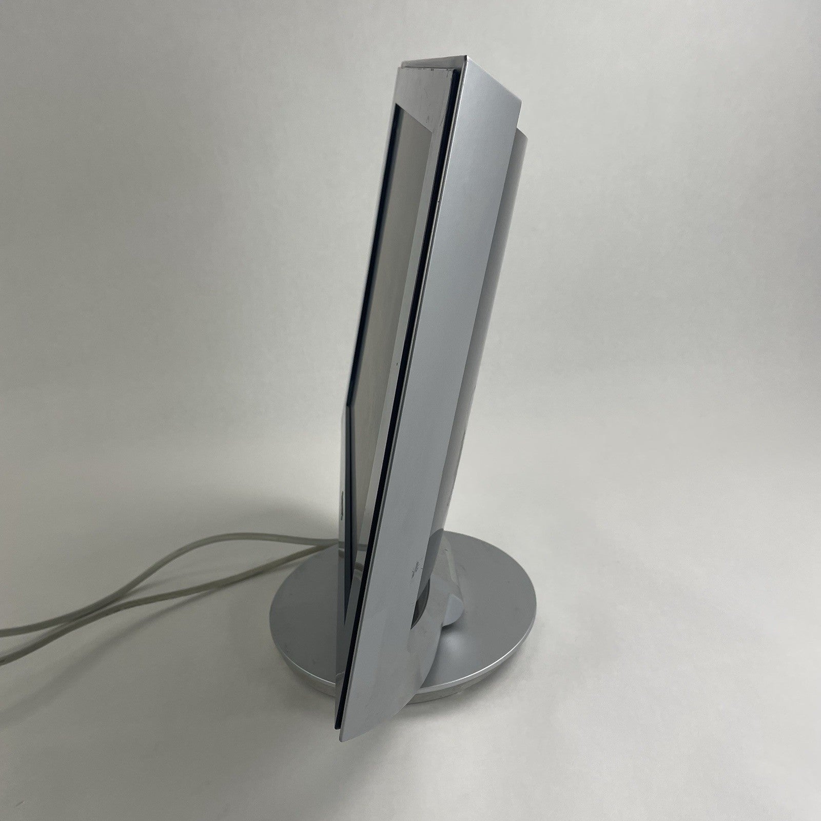 Sony SDM-HS73 17" Monitor3