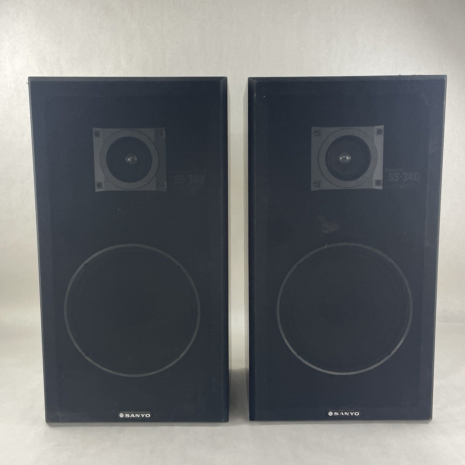 Sanyo SS-340 26" Home Audio Floor Standing Walnut Speaker Pair 8 Ohm