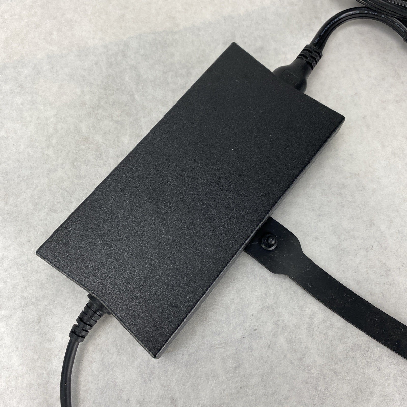 Dell HA130PM160 7.4mm 19.5V 6.7A 130W AC Power Adapter P7KJ5 (Lot of 6)