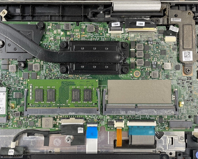 Dell Inspiron 7786 17.3" i7-8565U 1.80 GHz 8 GB RAM No SSD/OS/AC NVDIA MX250