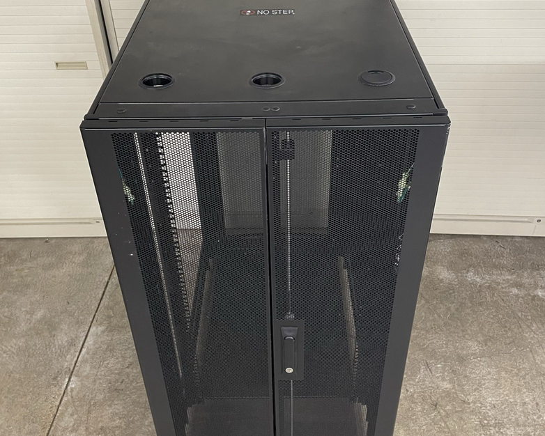 APC AR3104 Server Rack Enclosure w/ Keys