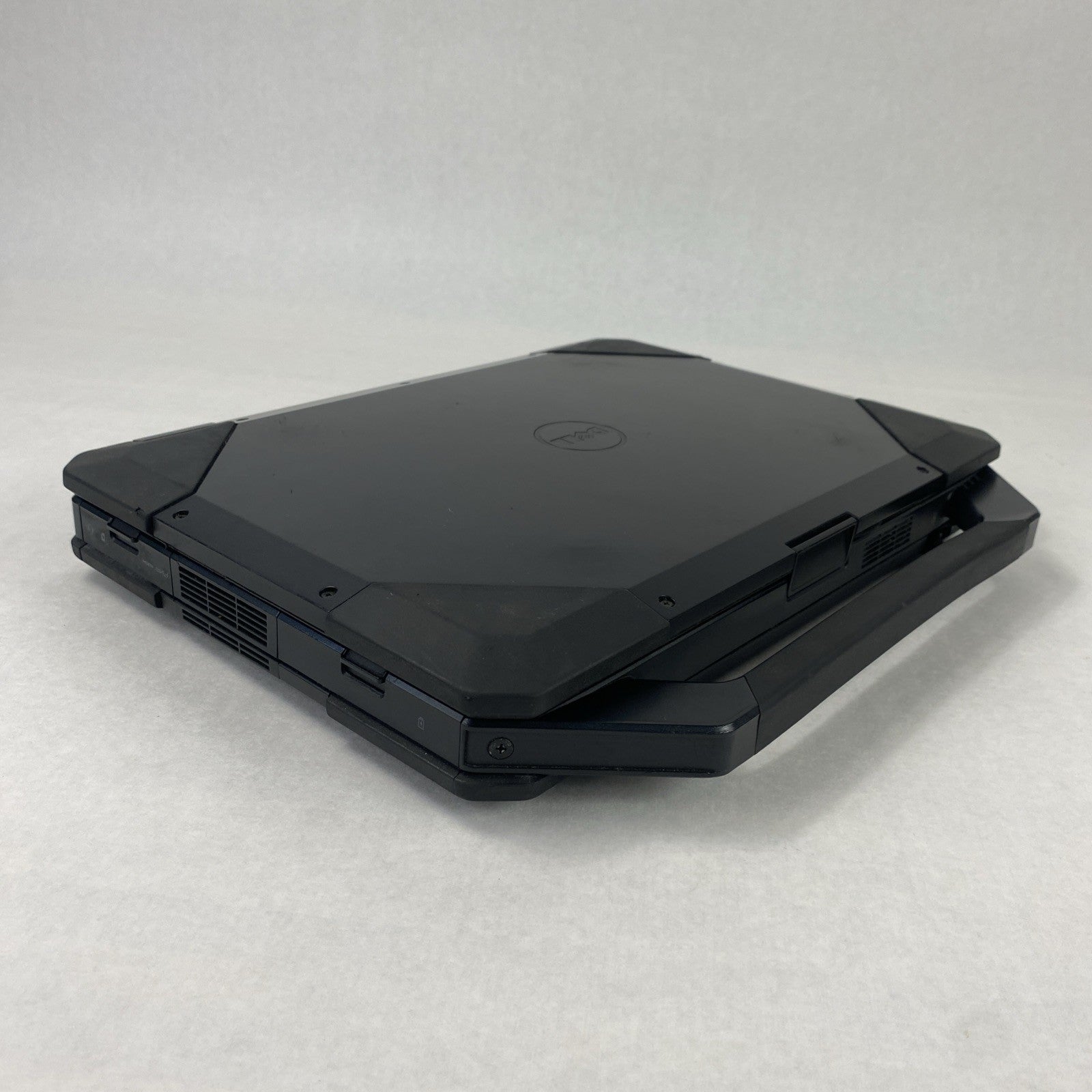 Dell Latitude 14 Rugged 5414 14" Core i5-6300U 2.40 GHz 8GB RAM No HDD No OS