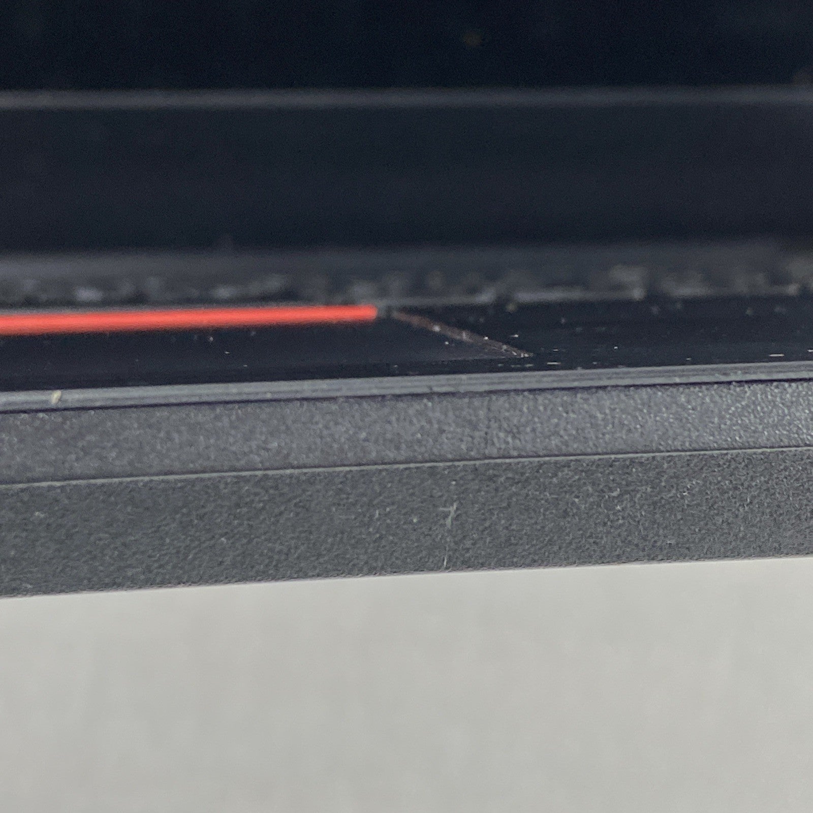 Lenovo ThinkPad E490 Core i5-8265U 1.6GHz 8GB RAM 14" No HDD No OS