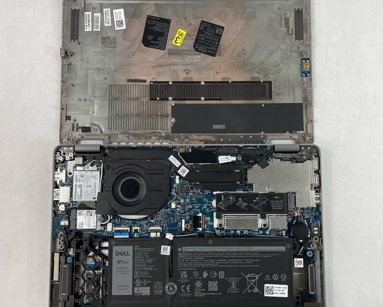 Dell Latitude 5330 13.3" i5-1235U 3.76 GHz 16 GB RAM No SSD/OS/AC