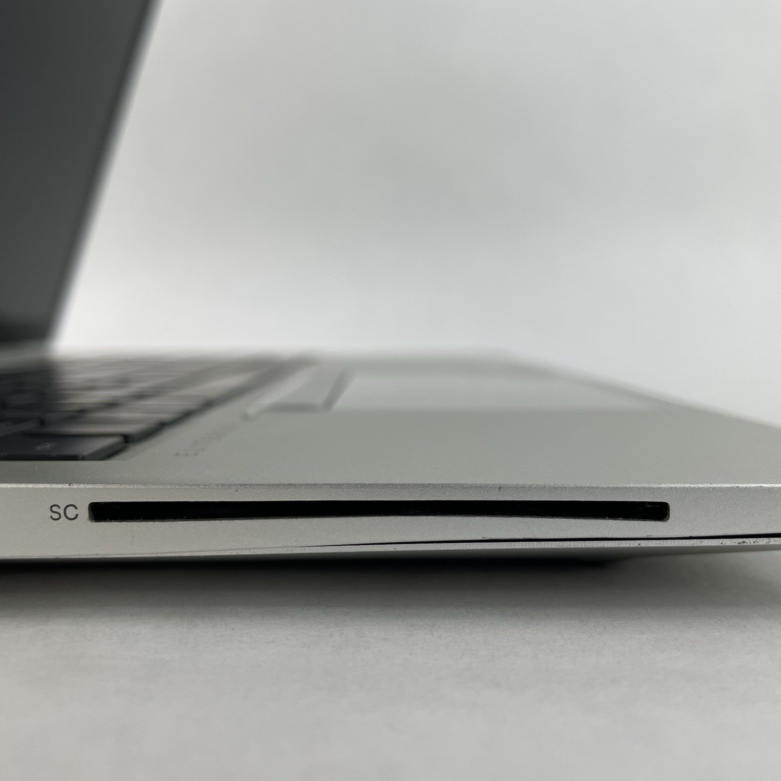 HP EliteBook 850 G8 15.6" i5-1145G7 2.60 GHz 8 GB RAM No SSD/OS/AC- Bad USB Slot5