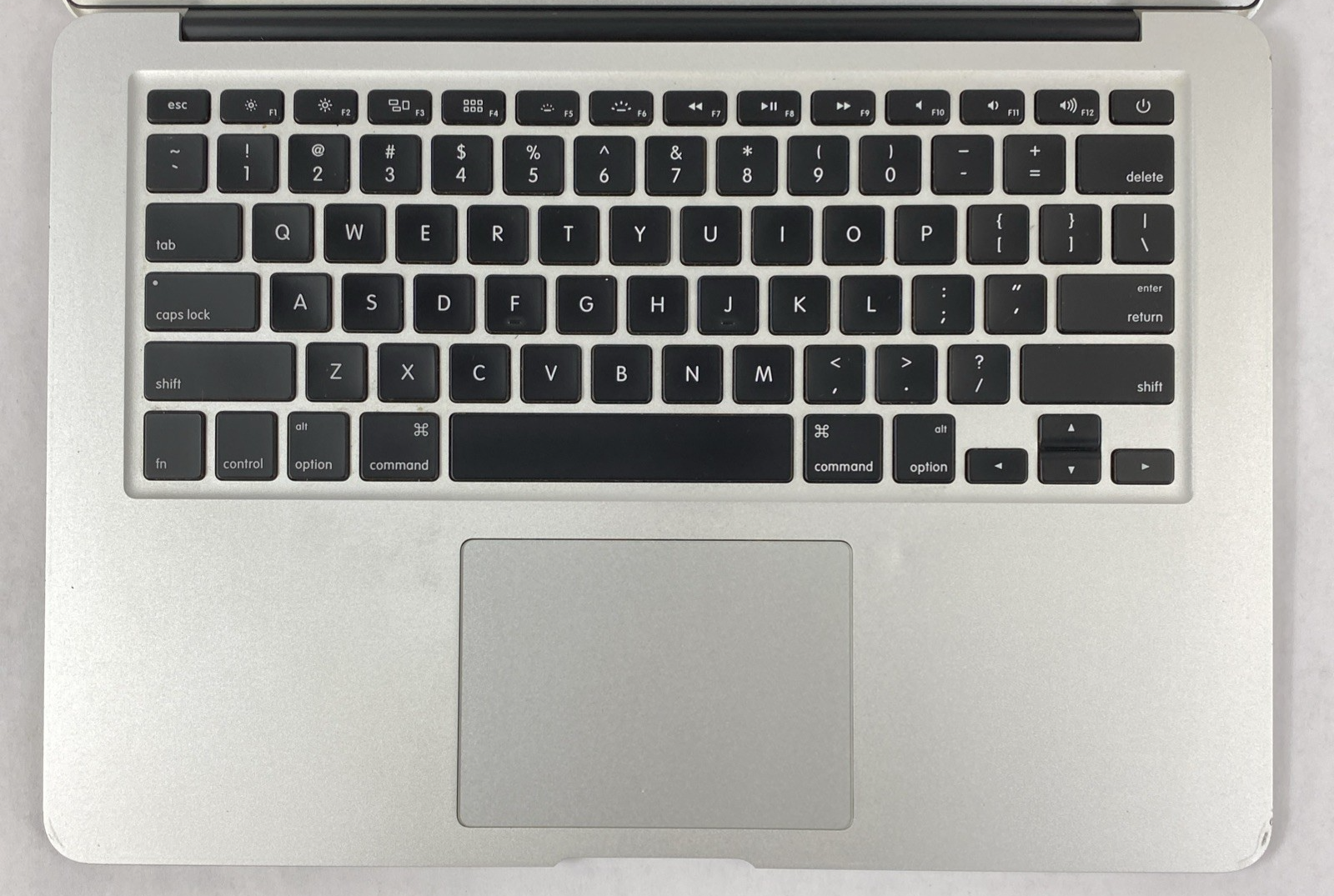 Apple MacBook Air A1466 2012 13" 1.8GHz i5 8GB RAM 120GB SSD os10.15.7 554Cycles9