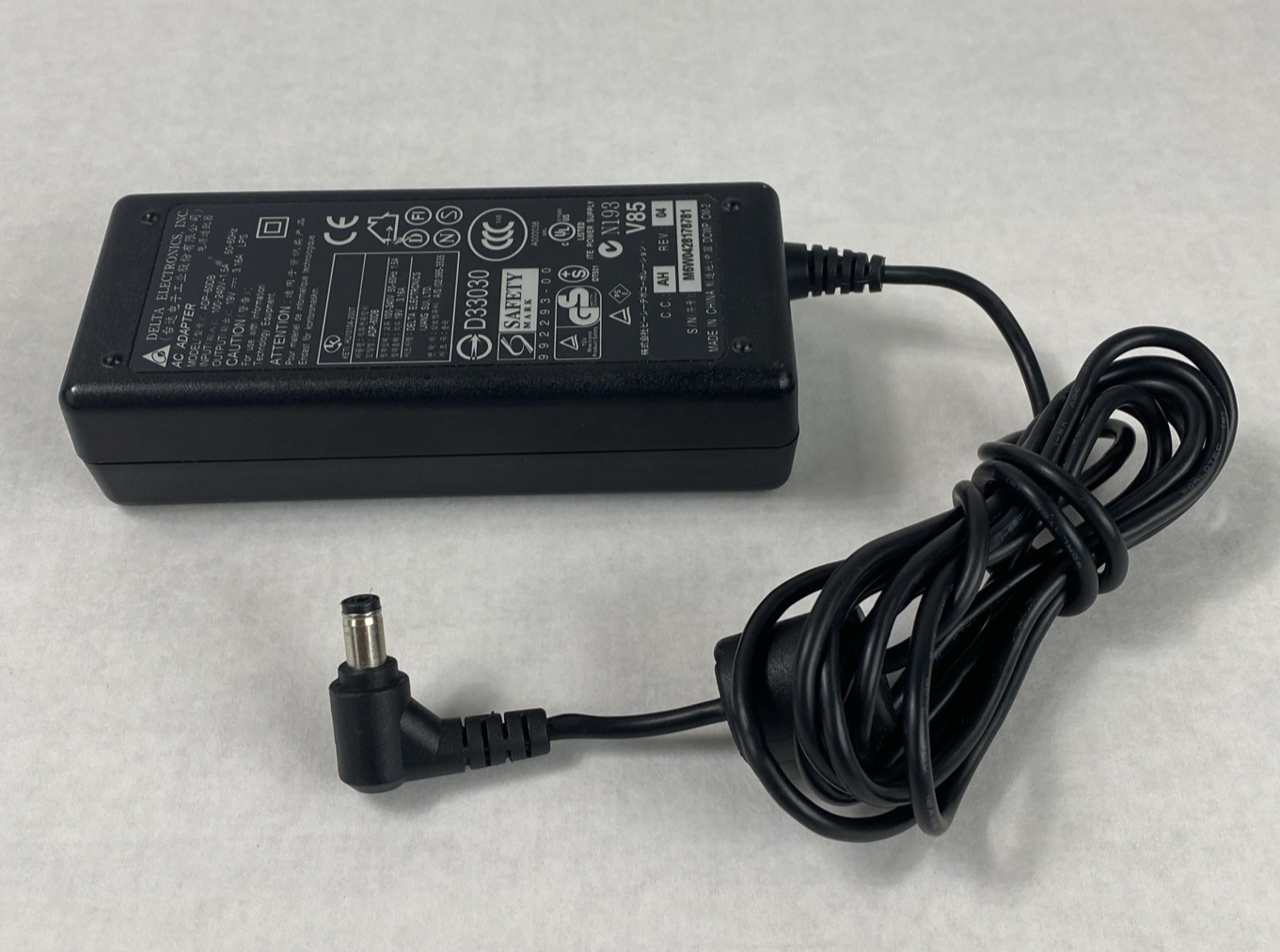 Delta Electronics ADP-60B 60W 19V 3.16A AC Adapters (Lot of 6)