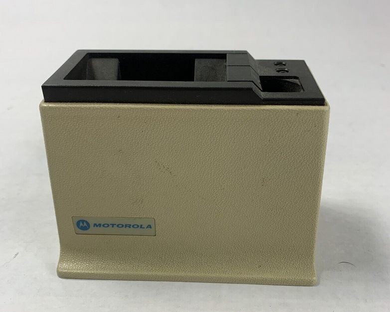 Motorola NLN5678A Battery Charger  and AC Adapter 120V 60Hz 4W