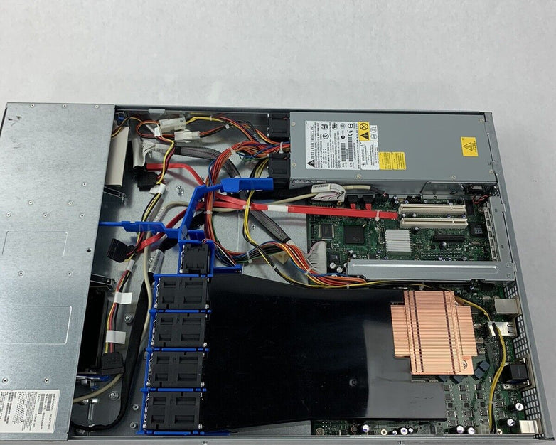 Intel Server System SR1475NH1 Pentium D 3.4 GHz  2 GB Ram No OSS No HDD