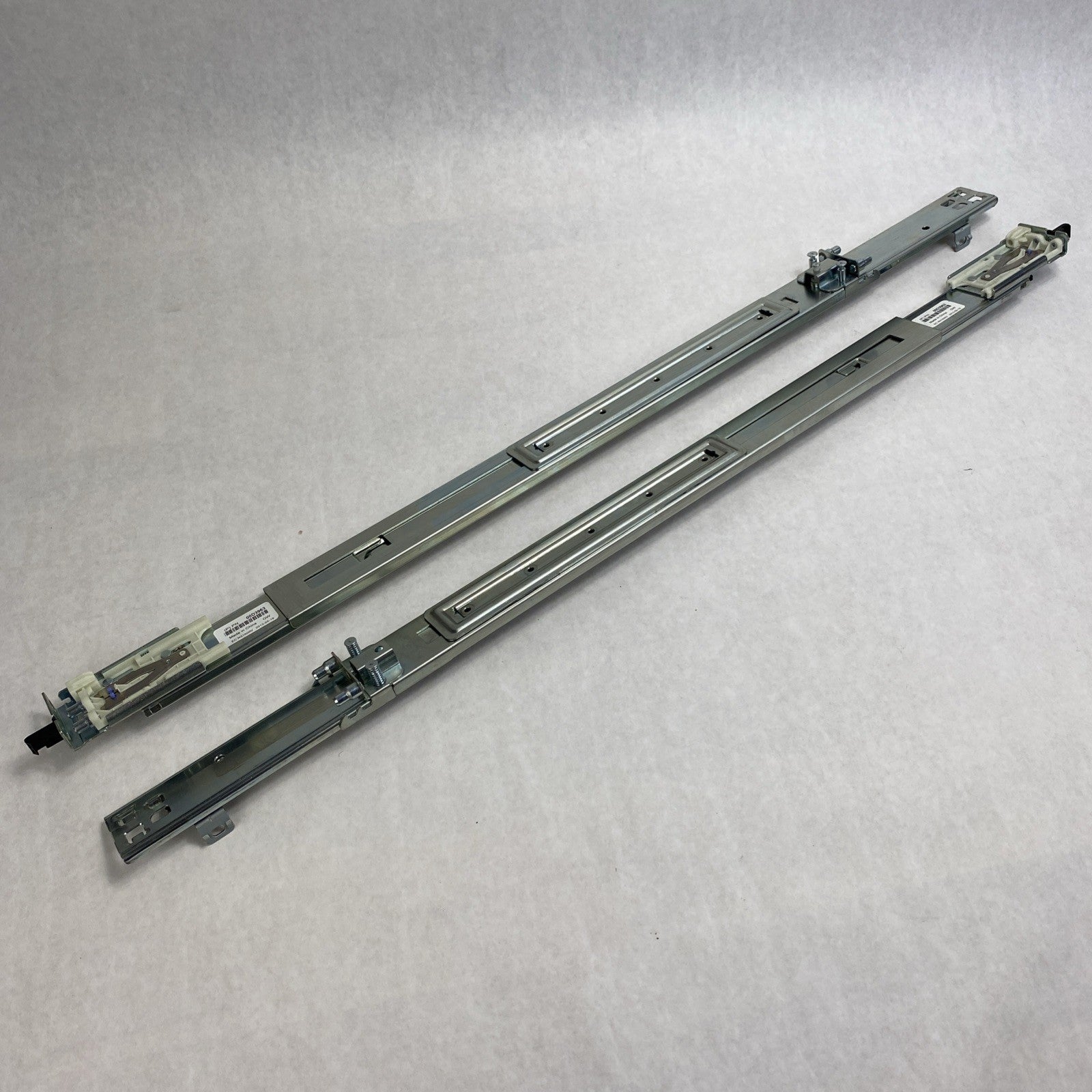 IBM Generation III 00D3962 00D3963 1U Rail Kit - Left And Right0