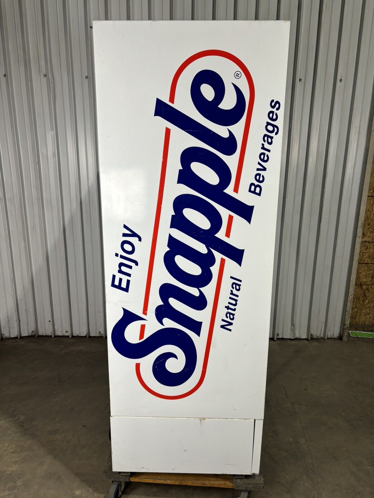 General Refrigeration RSL 40 GC 010 115V 9.5A  10 Oz Charge Powers Snapple