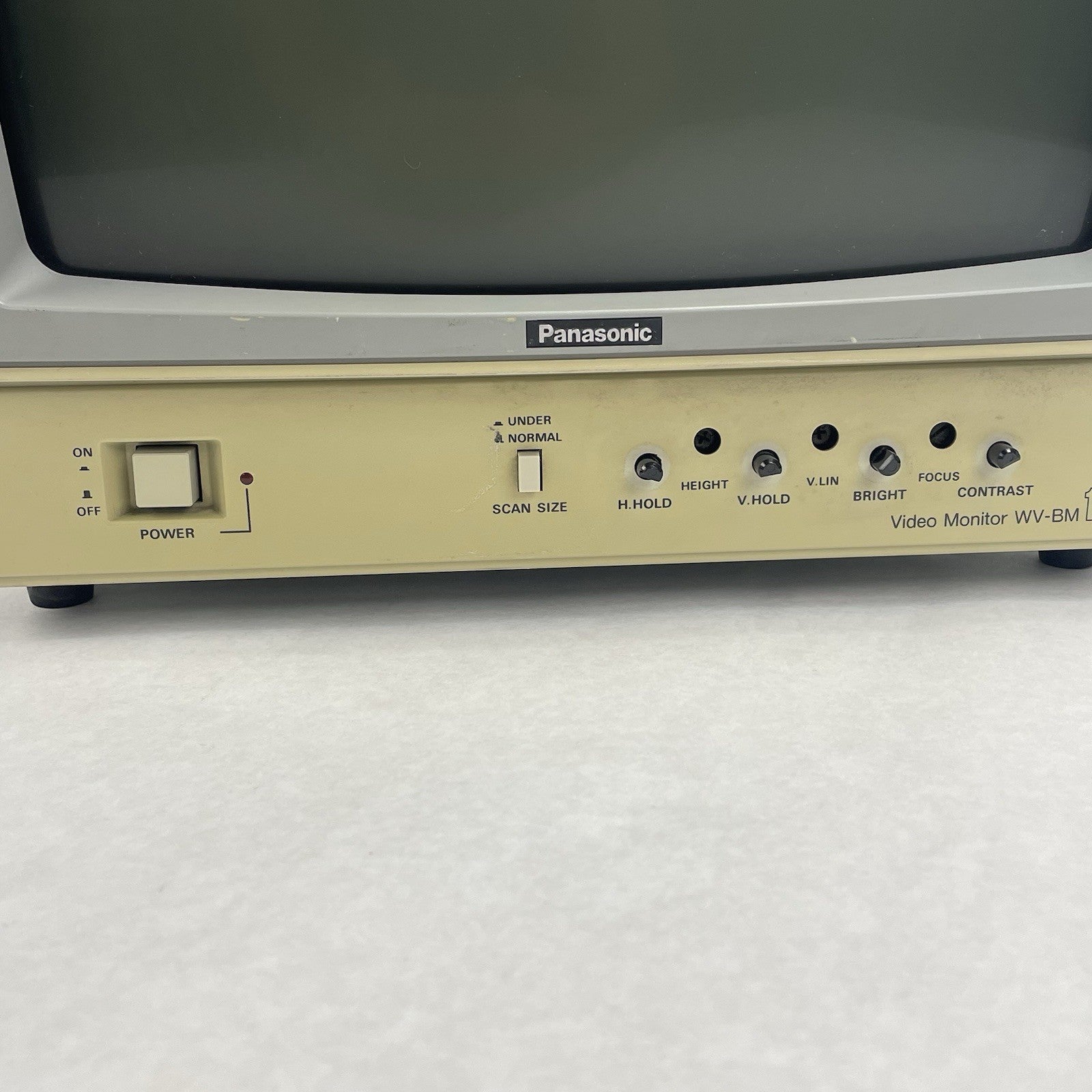 Panasonic WV-BM1400 Black and White Video Monitor For Parts