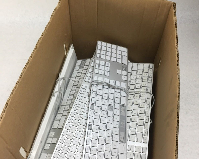 Apple A1243 MB110LL/A Wired Keyboard, Numeric Keypad A1243 Parts/Repair Lot (15)