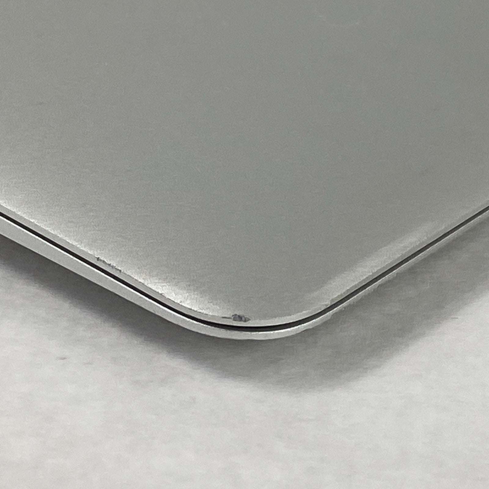Apple MacBook Air A1370 2010 11" 1.4GHz Core 2 Duo 4GB RAM 60GB SSD os10.7.5