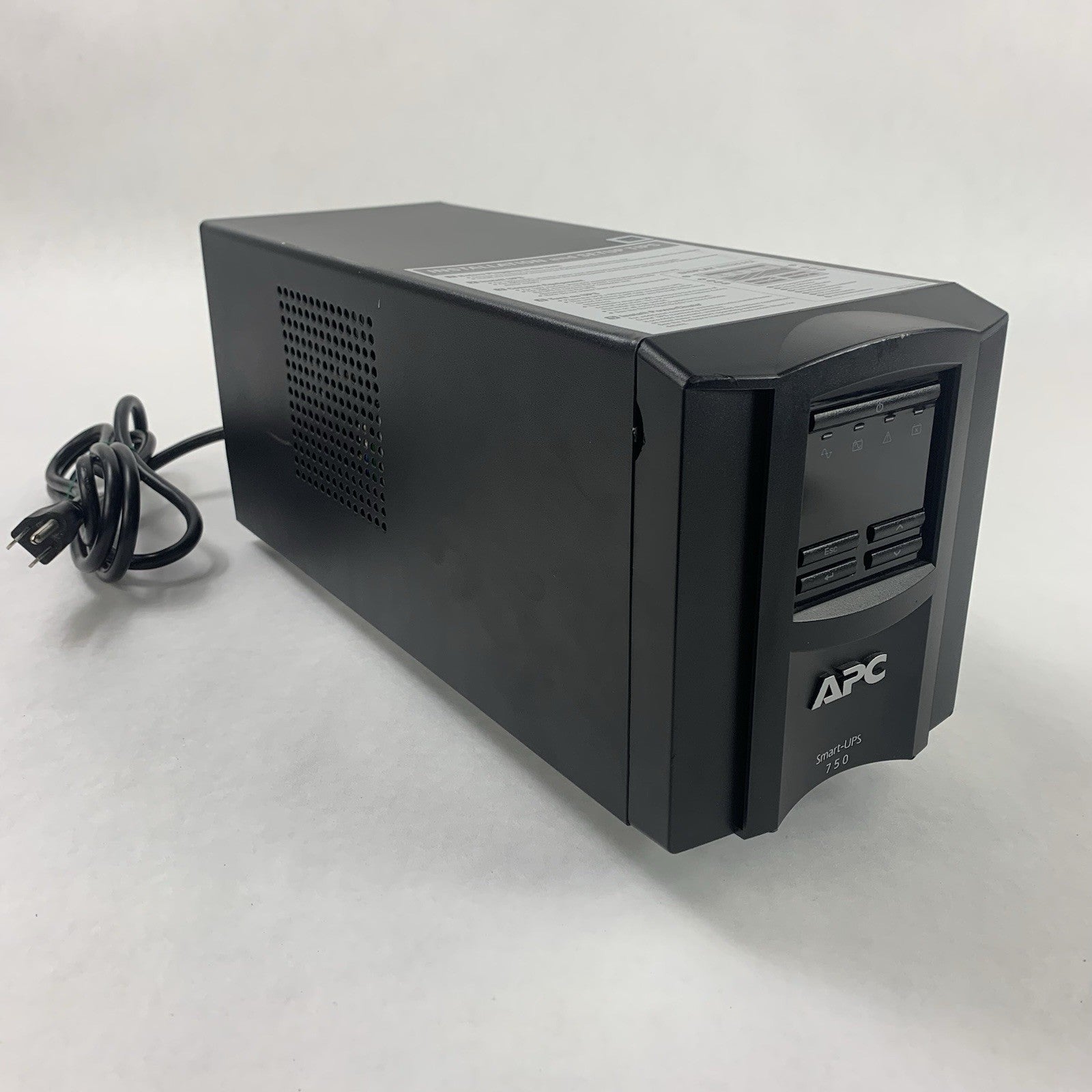 APC SMT750 UPS Smart-UPS 6 Outlet 120V Tested No Batteries0