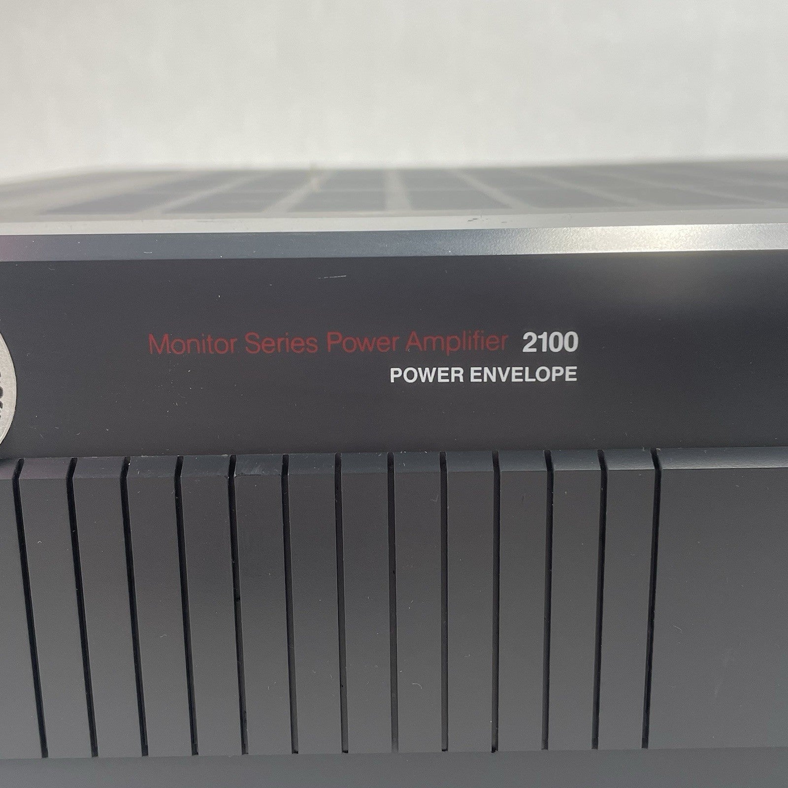 NAD 2100 Stereo Power Amplifier5