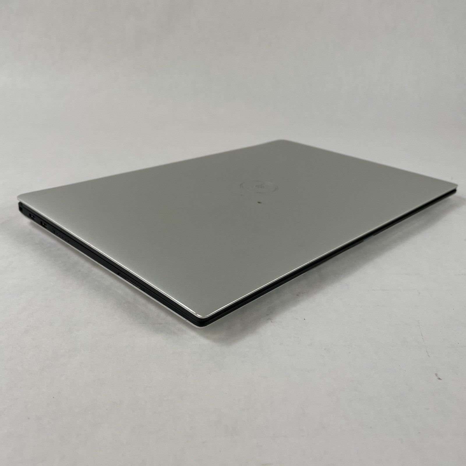 Dell XPS 13 9380 13.3" i7-8565U 1.80GHz 16GB RAM No SSD No OS No Batt Bad Corner13