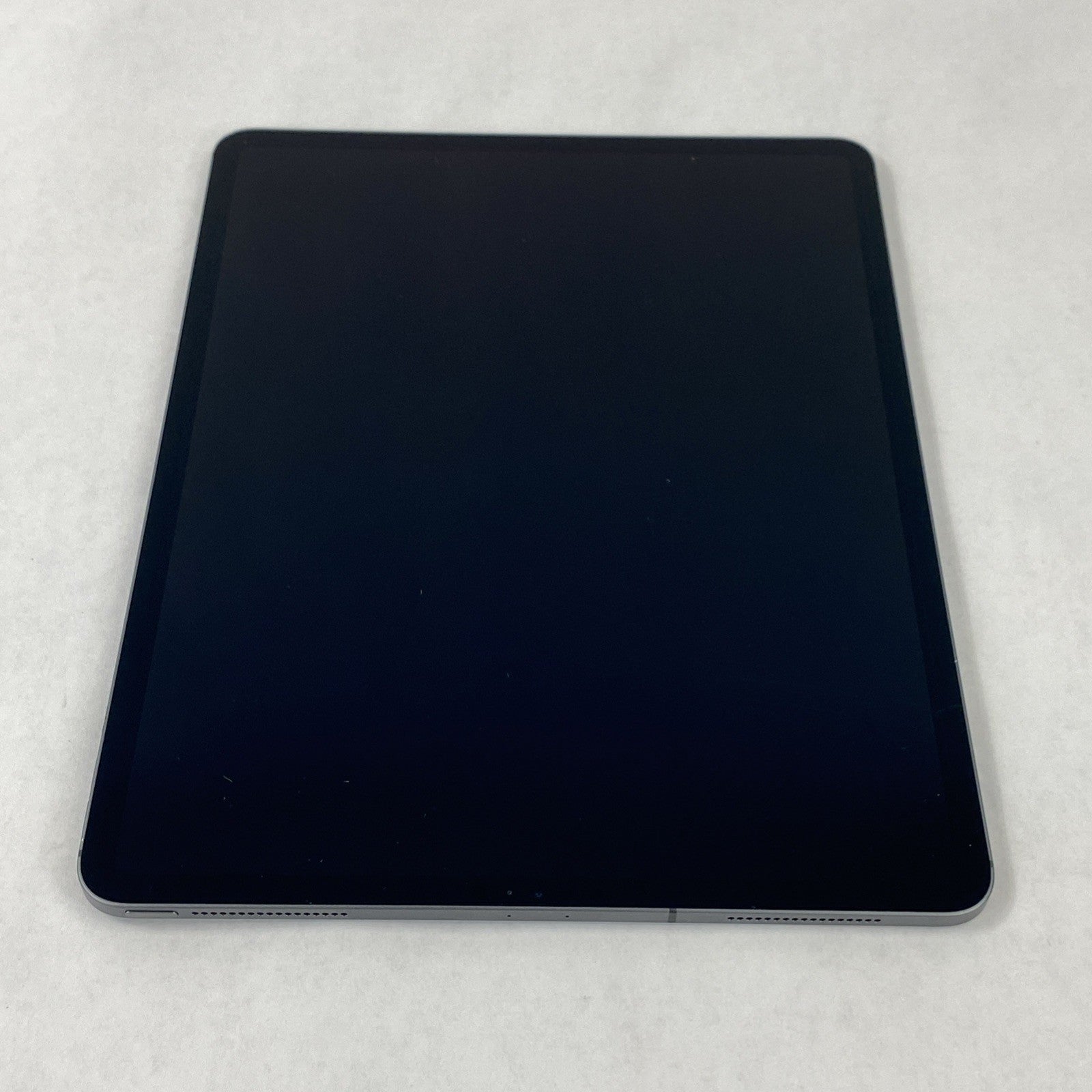 Apple iPad Pro 3rd Gen 12.9" A2014 64 GB Space Gray IOS 26.1