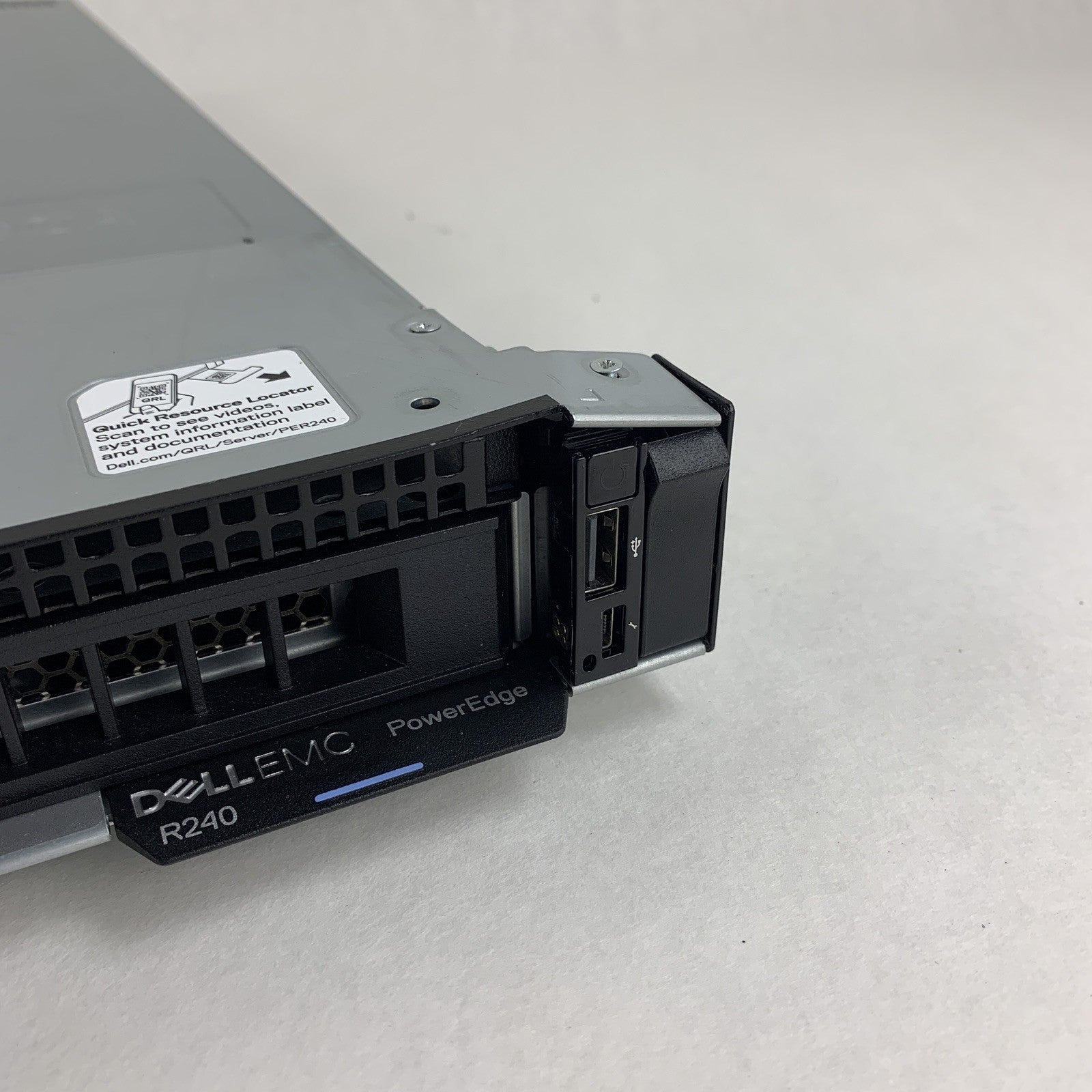 Dell PowerEdge R240 1U Server Xeon E-2246G 3.6 GHz 64 GB DDR4 No OS No HDD Bent