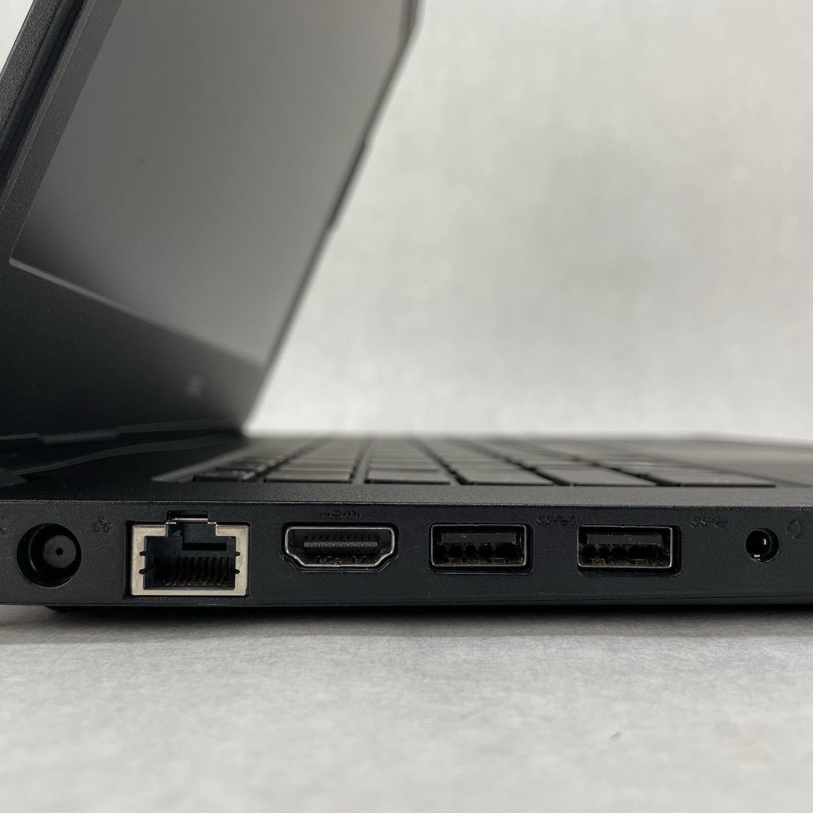 Dell Latitude 3480 14" i5-6200U 2.30 GHz 8 GB RAM No SSD/OS/AC8