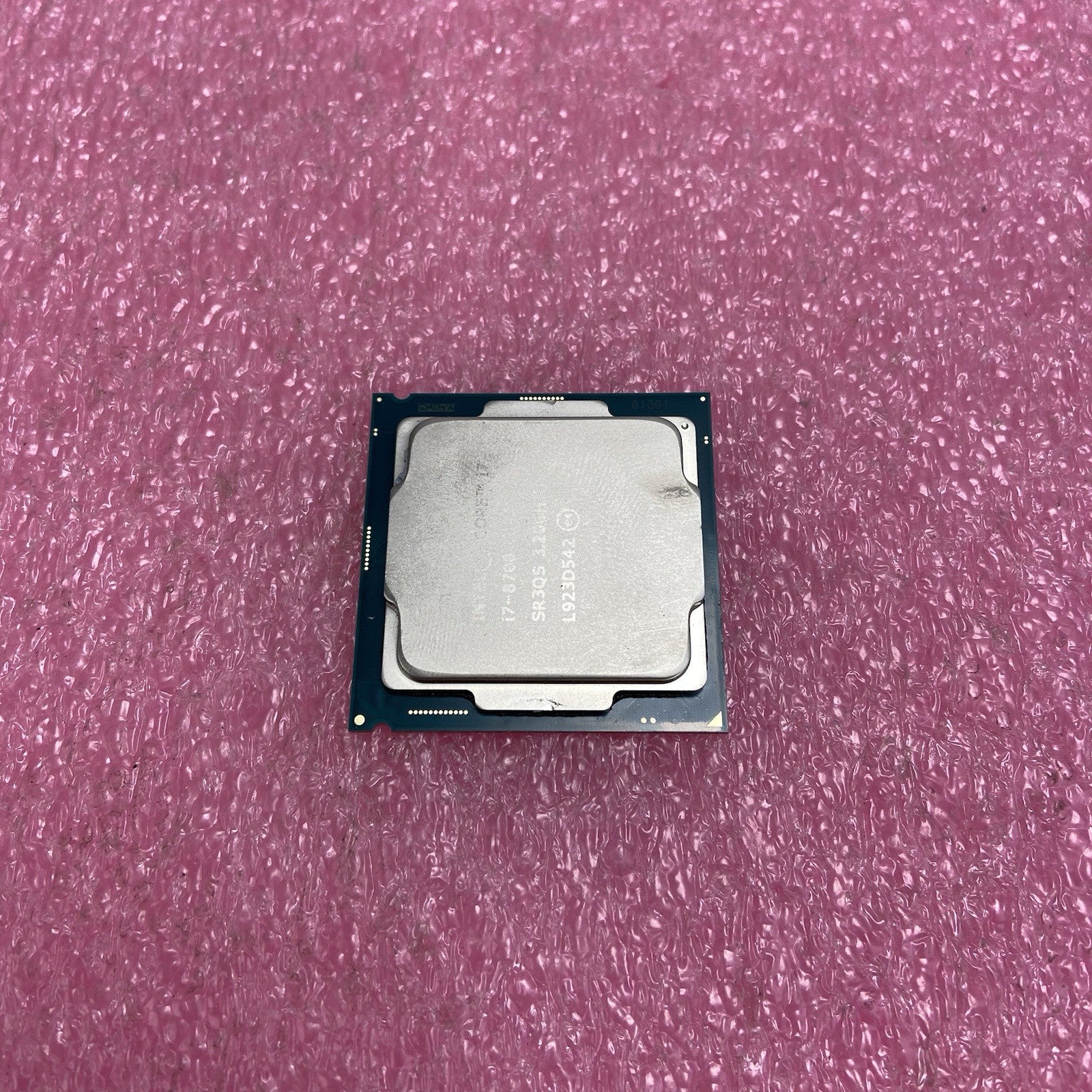 Intel Core i7-8700 SR3QS 3.2GHz Dsktop CPU4