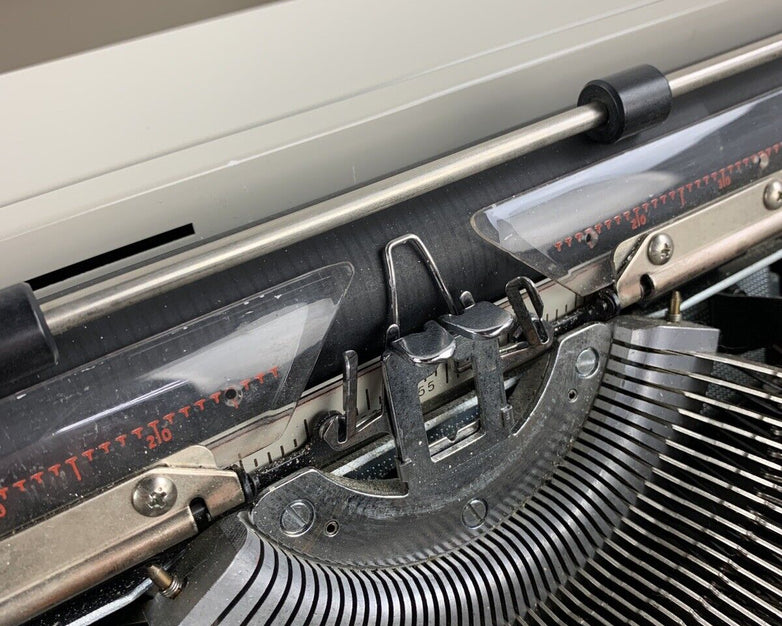 Royal Medallion II Portable Electricl Typewriter Power Tested w/ Case Vintage