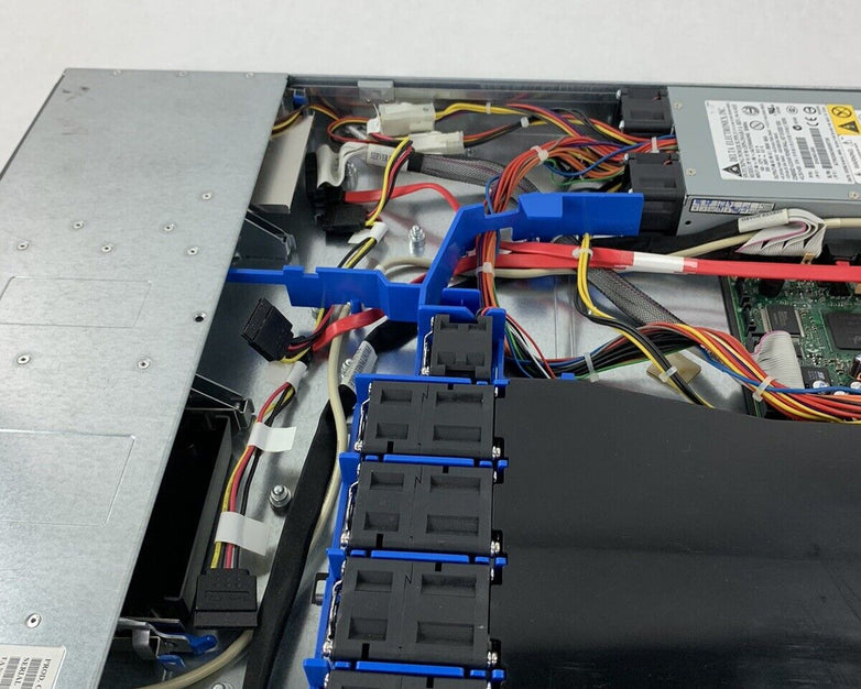 Intel Server System SR1475NH1 Pentium D 3.4 GHz  2 GB Ram No OSS No HDD